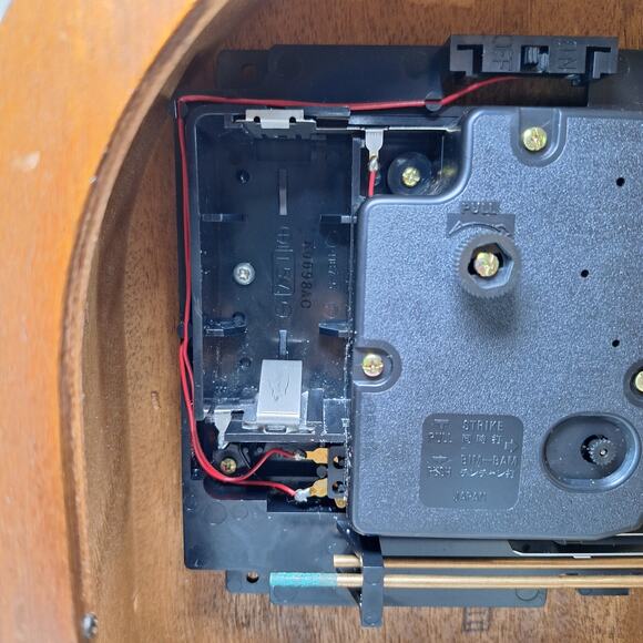 Vintage Bulova Tempus Fugit Brown Wooden Mantel Chime Clock - Tested & Working - Picture 11 of 16